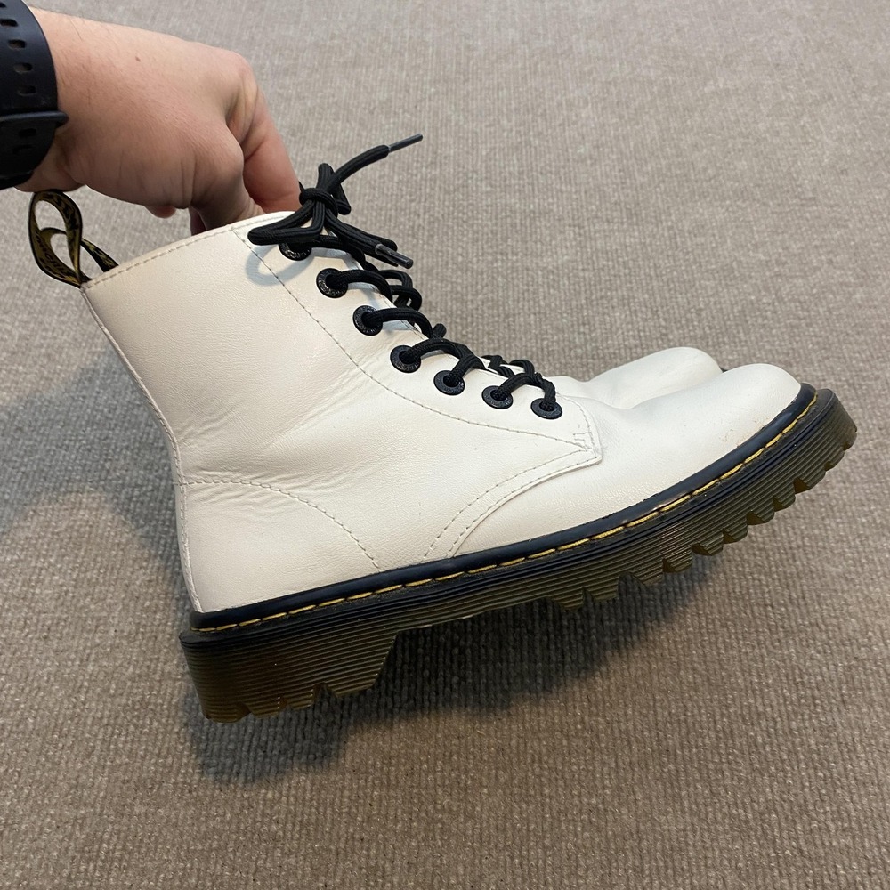 Dr. Martens Luana Boots Womens Size 6 White Leather Ankle Combat Lug Sole Grunge